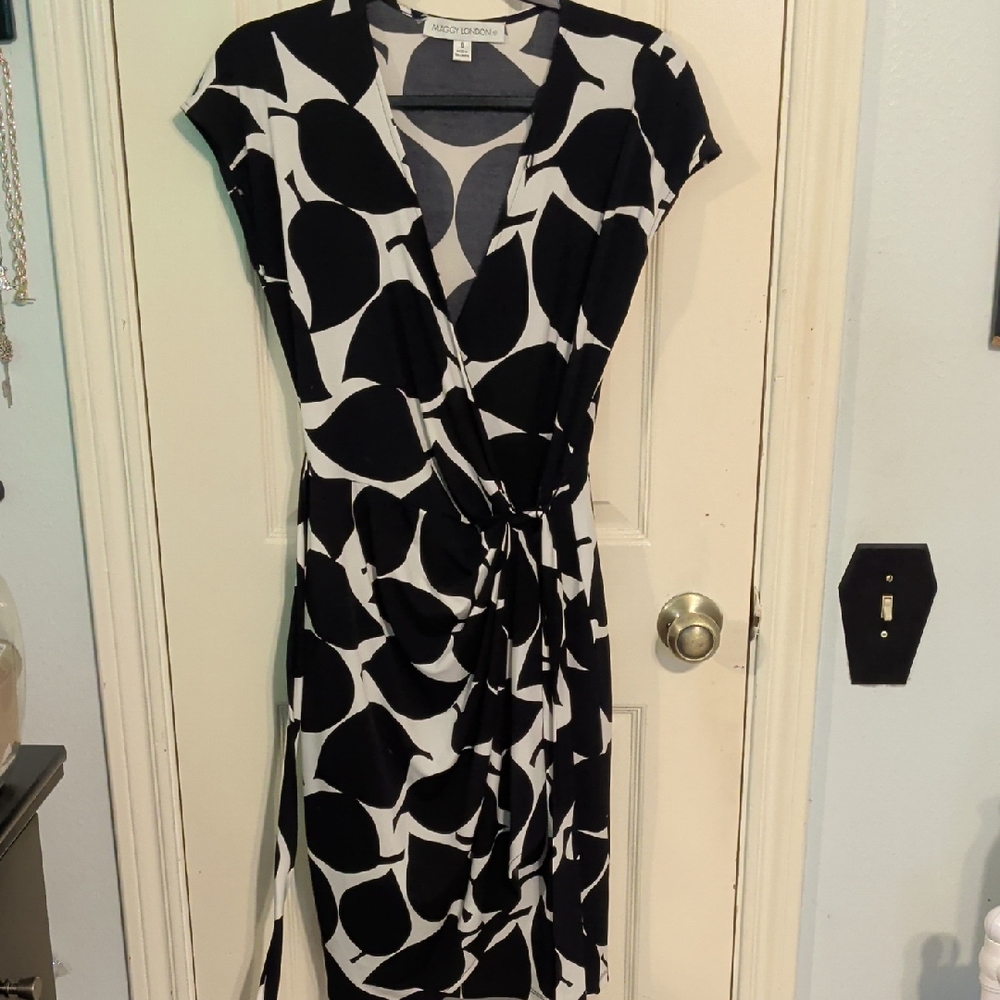 Maggy London Midi Leaf Dress